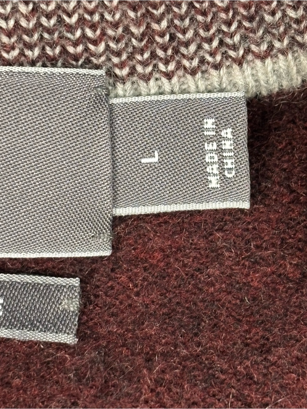 Vince Men's large V-Neck 100% cashmere Sweater in Burgundy - Picture 8 of 12